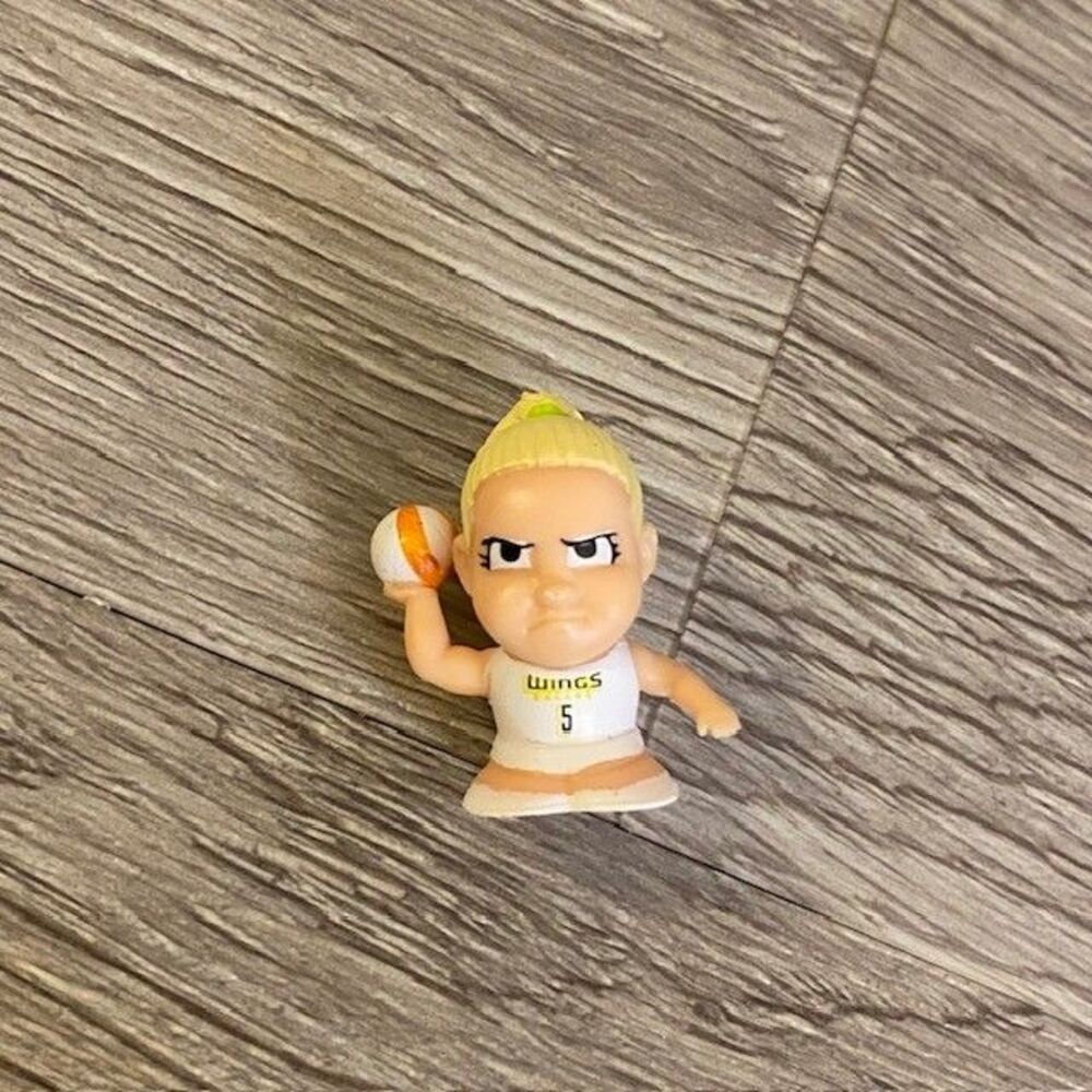 2025 WNBA Series 1 TeenyMates Paige Bueckers Dallas Wings BRAND NEW